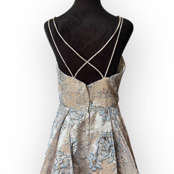 NWT Blondie Nites Juniors Beige Scoop Neck Floral Brocade Formal Ball Gown Sz 7 - Picture 11 of 16
